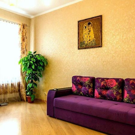 Large Apartment In The Center Dnjepropetovsk Buitenkant foto