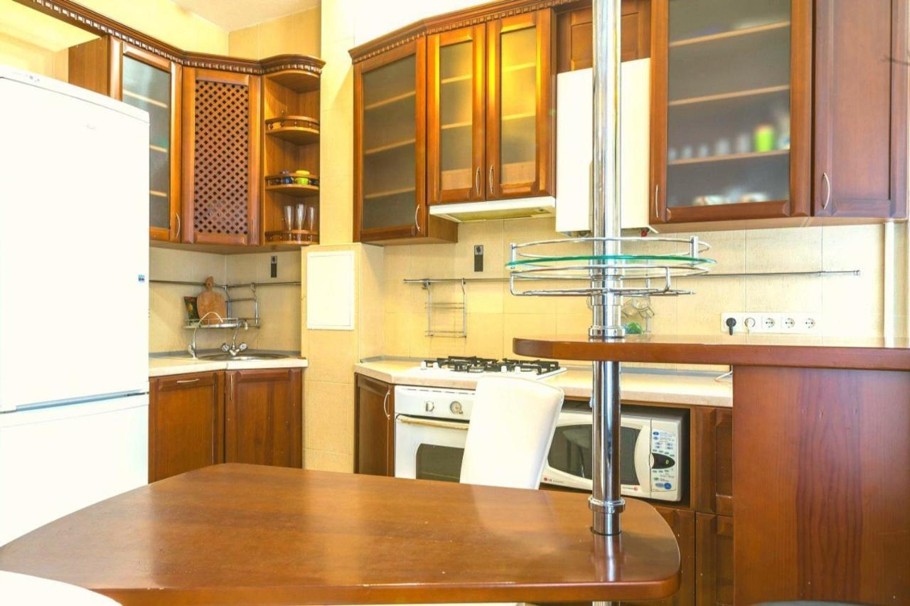 Large Apartment In The Center Dnjepropetovsk Buitenkant foto
